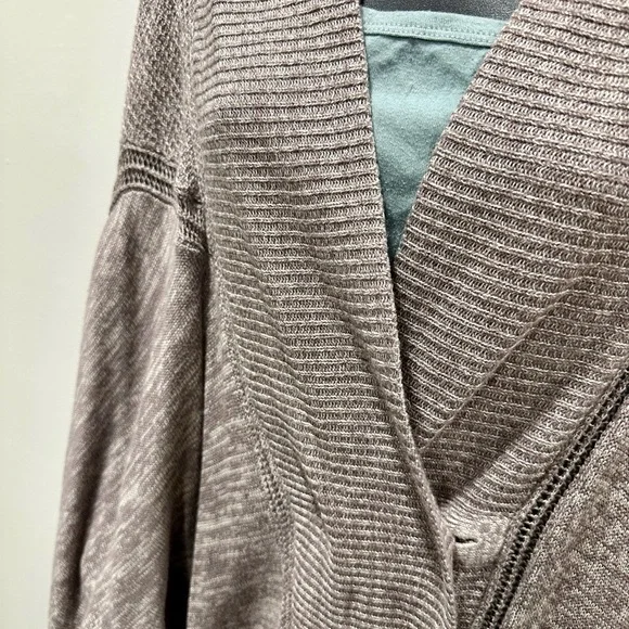 Lululemon Mauve & White Cinched Cardigan XS/S 🥳HOST PICK🥳 - Picture 3 of 10